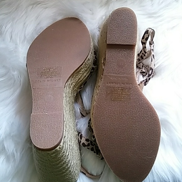 🎉SALE🎉Colin Stuart -Animal print t-strap sandals - Picture 3 of 4